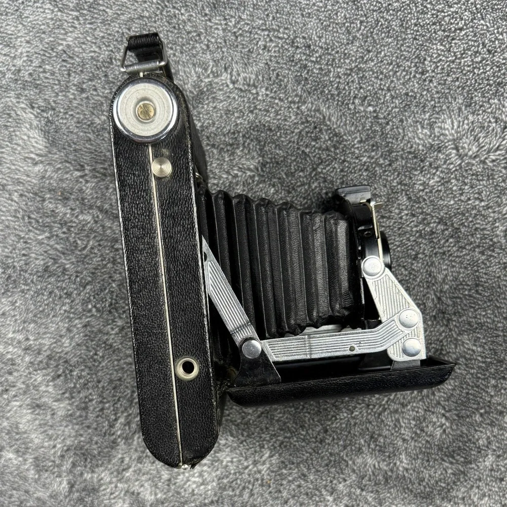 Vintage Kodak Vigilant Junior Six-20 Folding Camera Kodet Lens Dak Shutter USA